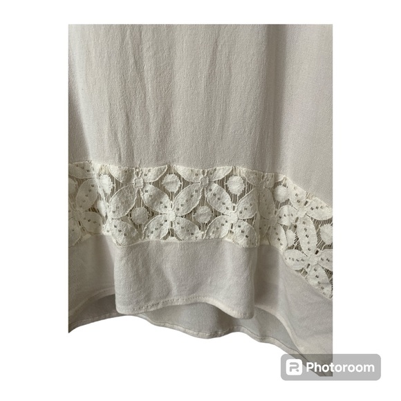 ⚡️ Lace Trim Keyhole Back Blouse Top ~ Size S ⚡️ - Picture 4 of 5